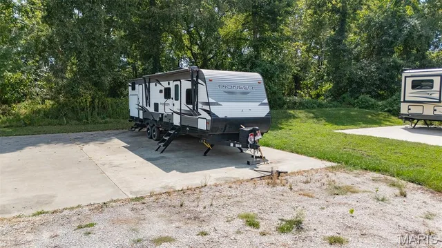 Primary bedroom — Lot 45 Gasconade Get Away Vienna Missouri real estate