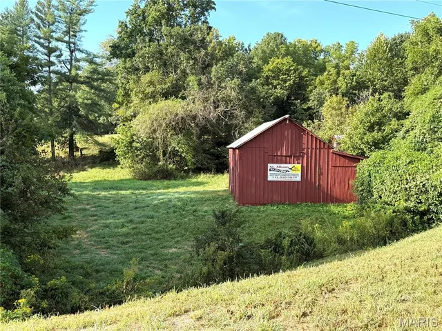 Front exterior — 3135 Bassett Road Unincorporated Missouri real estate