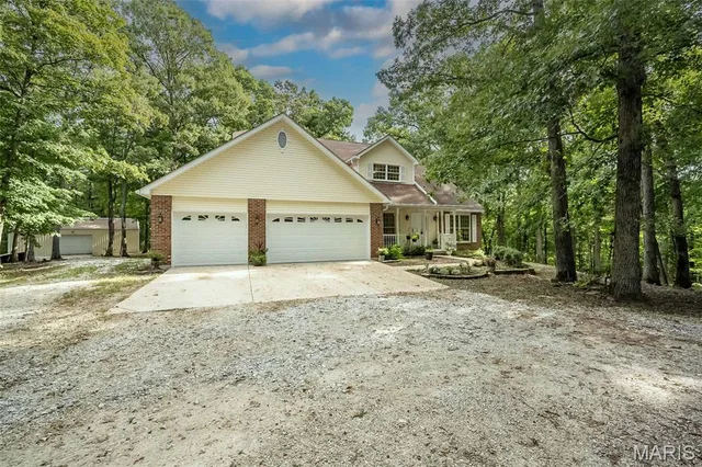 Front exterior — 23401 Wild Horse Farms Road Warrenton Missouri real estate