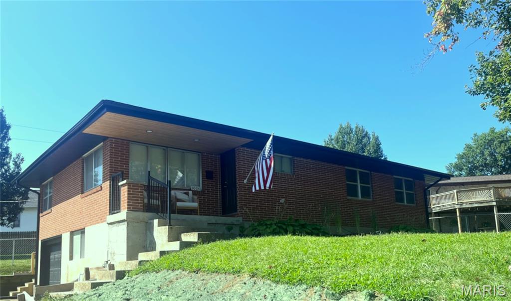 1004 E 9th Street Rolla Missouri 3 bedroom 2 bathroom home for sale listed at $237,000