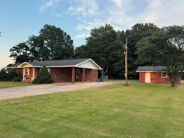 Front exterior — 8868 Highway CC Qulin Missouri real estate