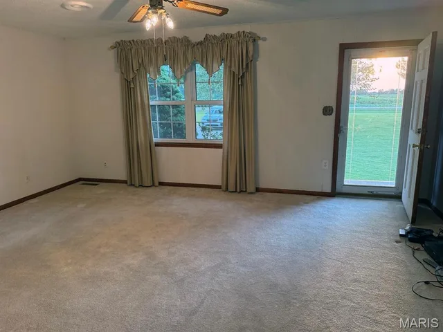 Living room — 8868 Highway CC Qulin Missouri real estate