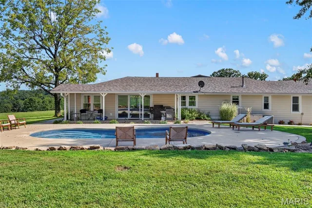 Front exterior — 8120 Angell Road Gerald Missouri real estate