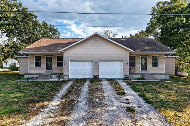301/303 10th Street, Crocker MO