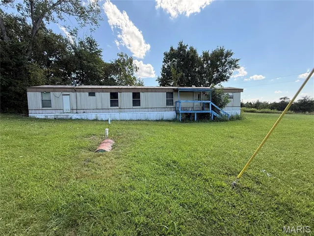 Primary bedroom — 1025 Madison 9234 Fredericktown Missouri real estate