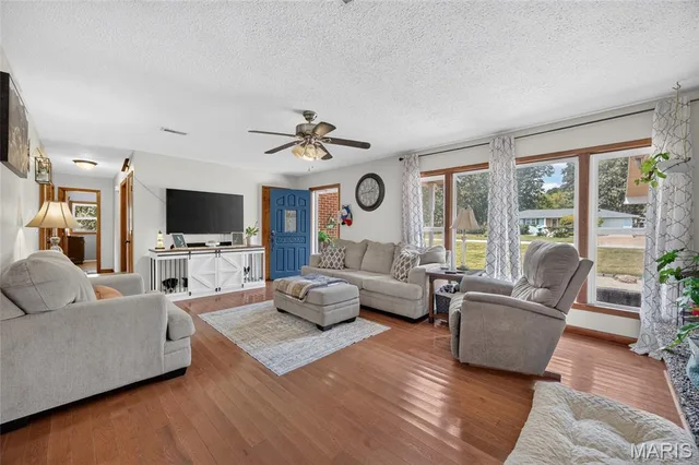 Primary bedroom — 16897 Kneedler Street Lebanon Missouri real estate