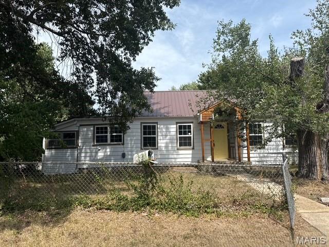 286 Polk Street Lebanon Missouri 3 bedroom 2 bathroom home for sale listed at $39,900