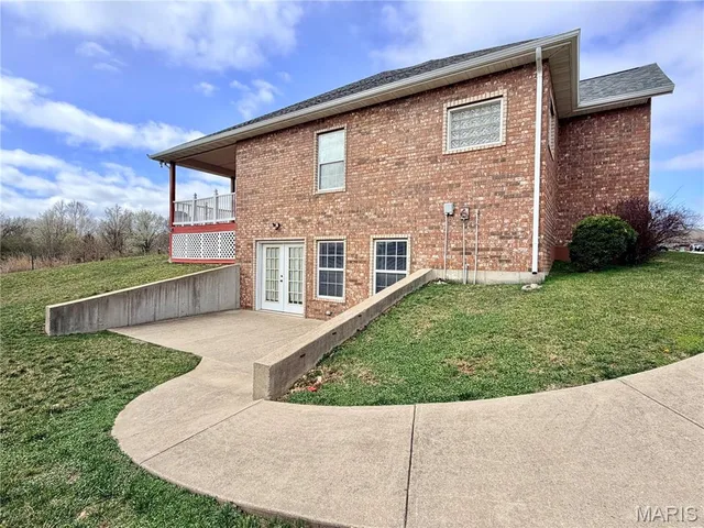 Living room — 220 April Drive St Robert Missouri real estate