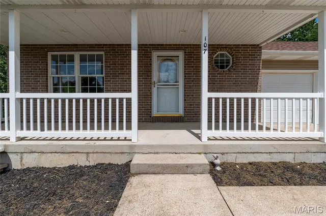 Kitchen — 107 Crosscut Road St Robert Missouri real estate