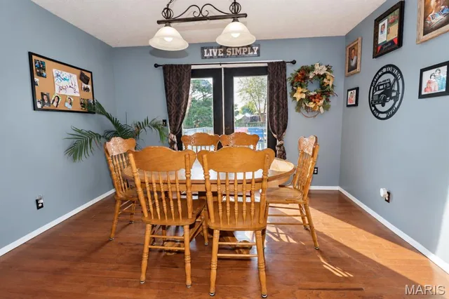 Primary bedroom — 808 Carrie Circle Lebanon Missouri real estate