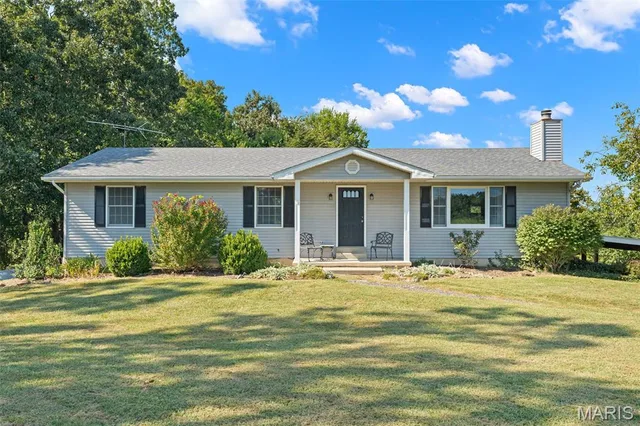 1956 Gunsmith Lane, Leslie MO