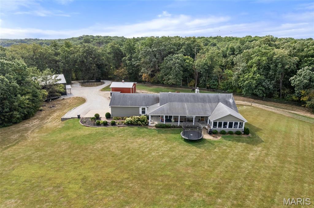 99 N Chantilly Road Winfield Missouri 4 bedroom 3 bathroom home for sale listed at $725,000