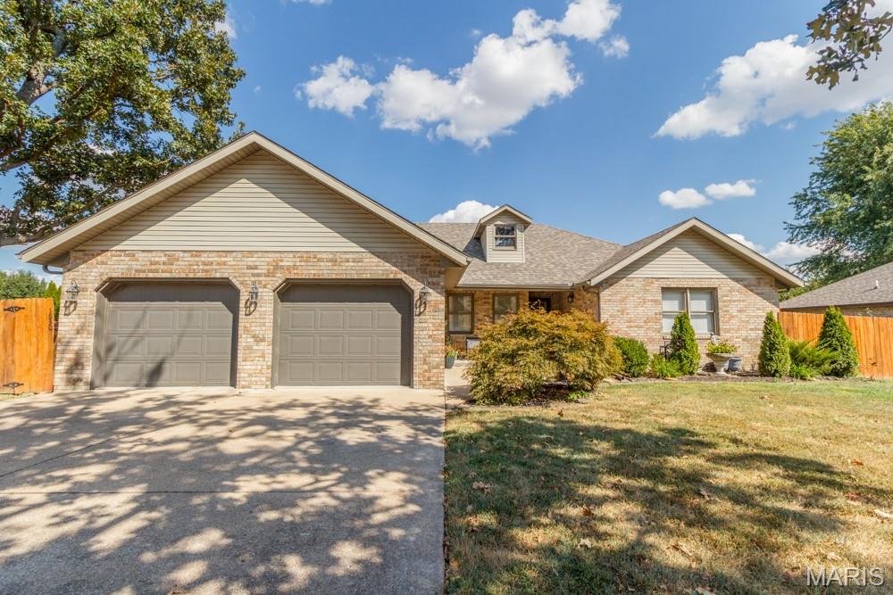 1830 CYPRESS Drive Lebanon Missouri 4 bedroom 2 bathroom home for sale listed at $314,900