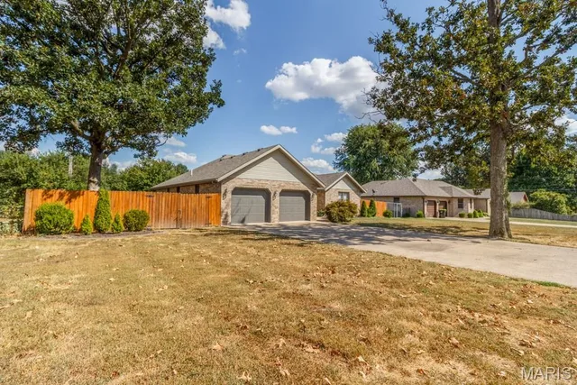 Primary bedroom — 1830 CYPRESS Drive Lebanon Missouri real estate