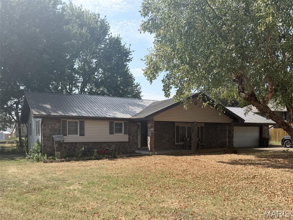 230 Planeview Avenue Lebanon Missouri 3 bedroom 2 bathroom home for sale listed at $249,900