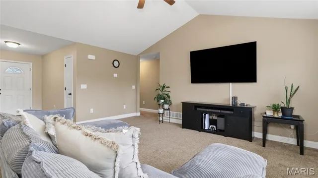 Primary bedroom — 114 Sandstone Drive St Robert Missouri real estate