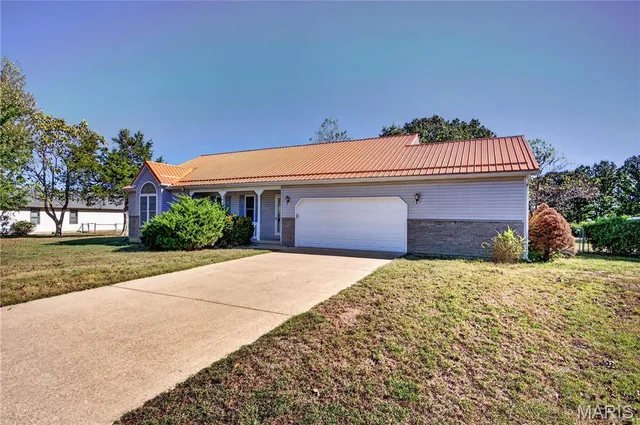 Front exterior — 24950 Spencer Road Waynesville Missouri real estate
