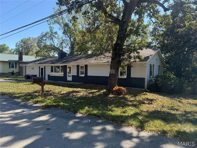 608 Sunset Drive, Waynesville MO