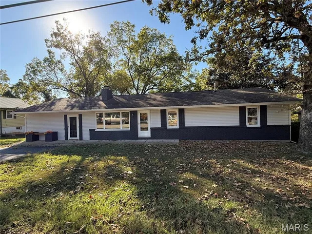 Front exterior — 608 Sunset Drive Waynesville Missouri real estate