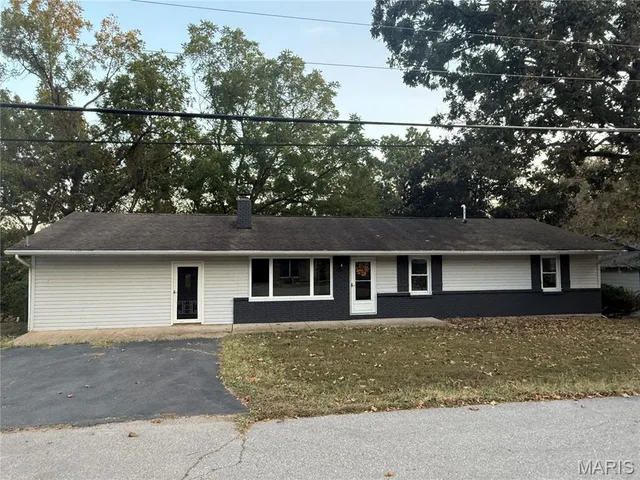 608 Sunset Drive, Waynesville MO