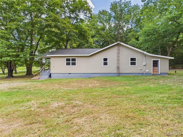 Primary bedroom — 160 Highway Jj Williamsville Missouri real estate