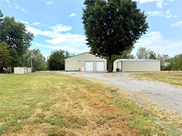 Front exterior — 207 W Old Salem Road Licking Missouri real estate