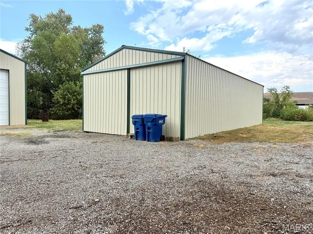 Primary bedroom — 207 W Old Salem Road Licking Missouri real estate