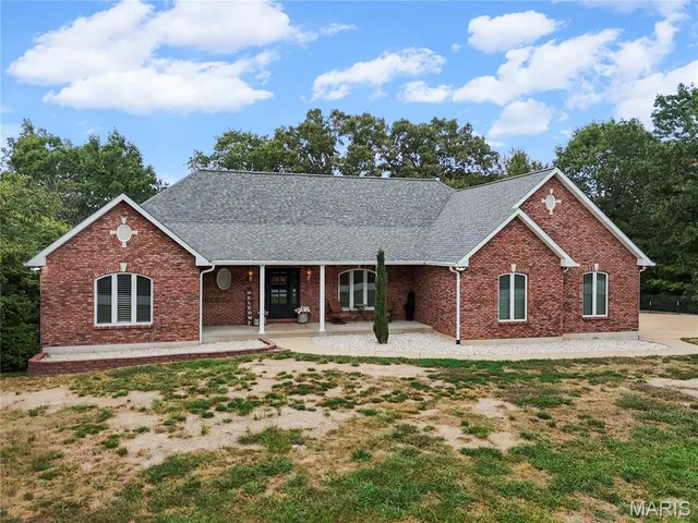 Front exterior — 555 Kensington Place Festus Missouri real estate