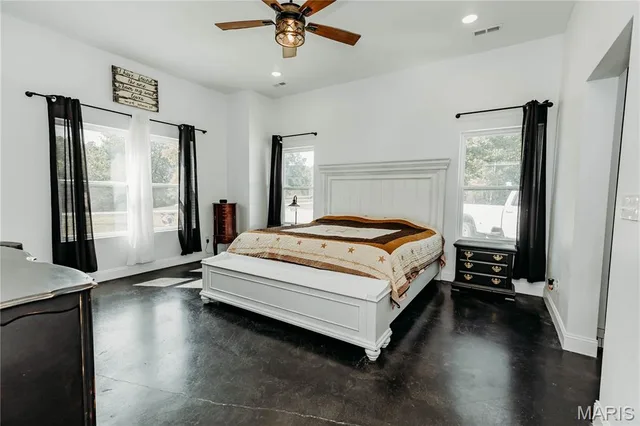 Primary bedroom — 25925 Springfield Road Waynesville Missouri real estate