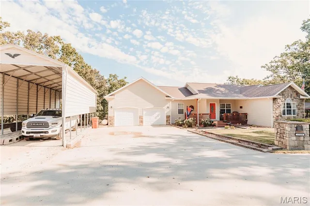 17310 Long Ridge, St Robert MO