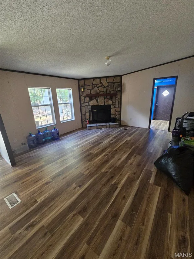 Primary bedroom — 7813 County Road 3850 Peace Valley Missouri real estate
