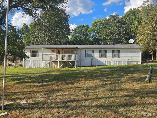 Front exterior — 7813 County Road 3850 Peace Valley Missouri real estate