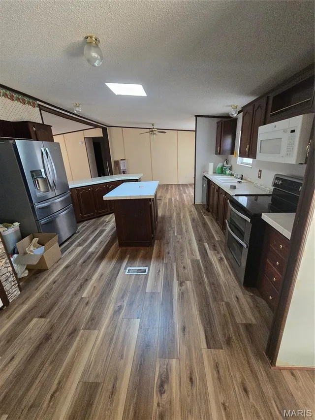 Kitchen — 7813 County Road 3850 Peace Valley Missouri real estate