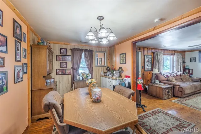 Primary bedroom — 1612 Ripley 142E-20 Doniphan Missouri real estate