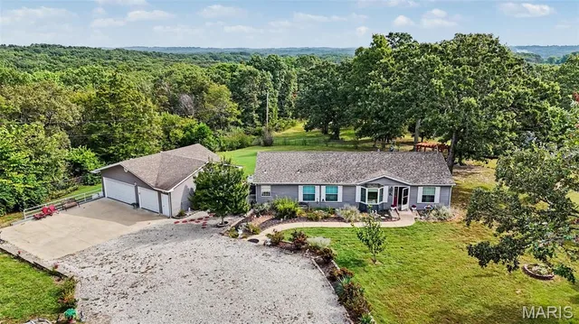 264 Saint Louis Inn Road, St Clair MO