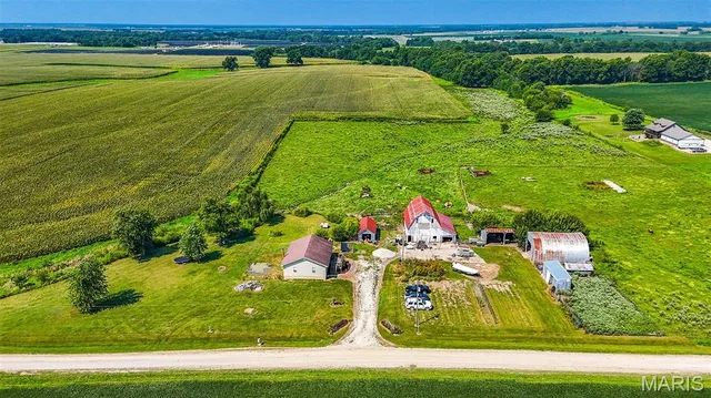 31467 Lark Road, Vandalia MO