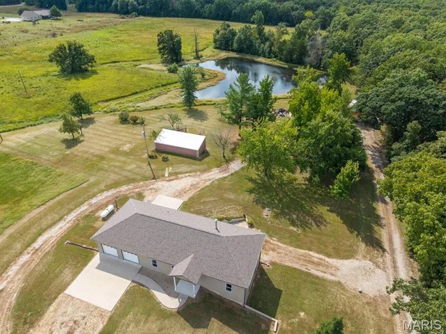 5704 County Road 262, Auxvasse MO