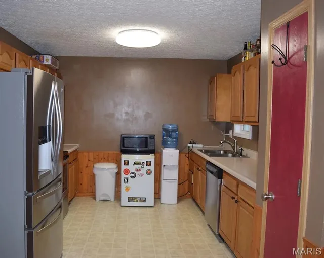 Kitchen — 15370 Top Drive St Robert Missouri real estate