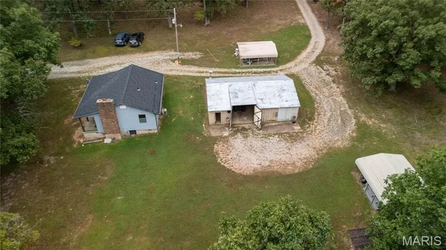 Primary bedroom — 357 County Road 4245 Salem Missouri real estate
