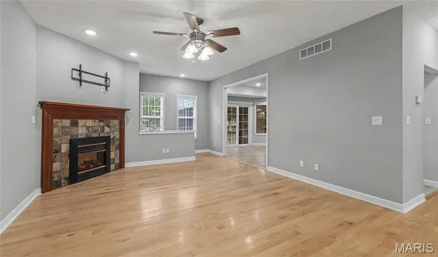 Living room — 302 Sooter Lane Rolla Missouri real estate