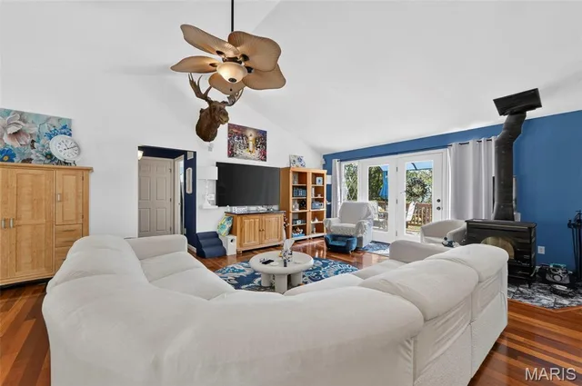 Primary bedroom — 7326 Woods Road Hillsboro Missouri real estate
