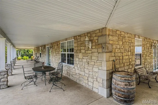 Kitchen — 20054 Shady Tree Lane Warrenton Missouri real estate