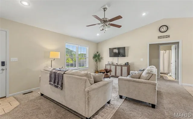 Living room — 2707 Cooper Street Rolla Missouri real estate