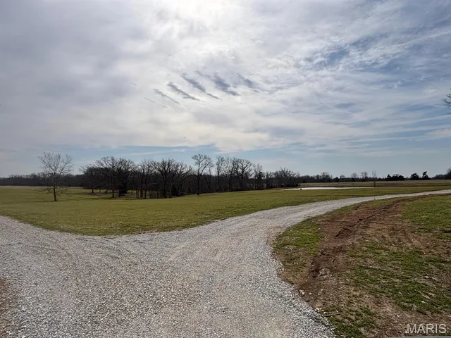 Primary bedroom — 3 & 10 Turkey Roost Trail Monroe City Missouri real estate