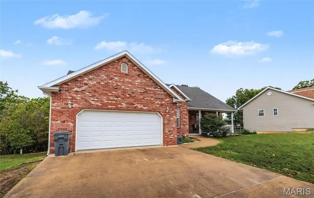 Front exterior — 109 Ridgeview Drive St Robert Missouri real estate