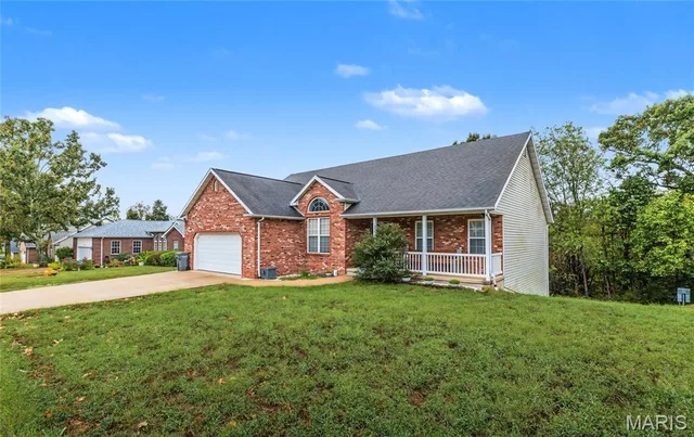 Kitchen — 109 Ridgeview Drive St Robert Missouri real estate