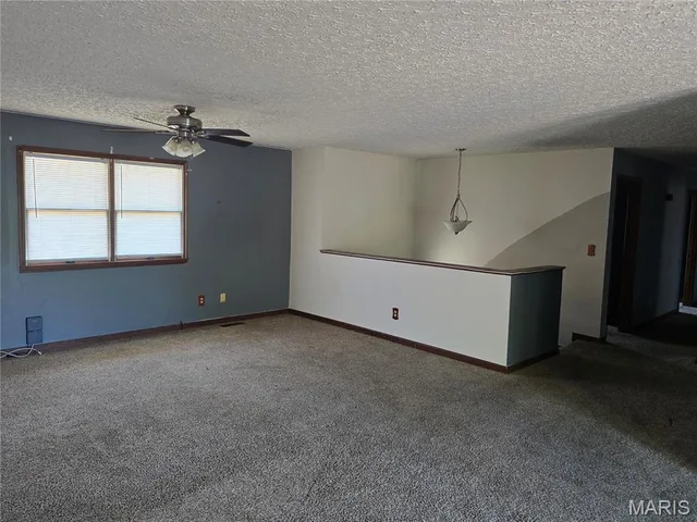 Living room — 128 Carter Street St Robert Missouri real estate
