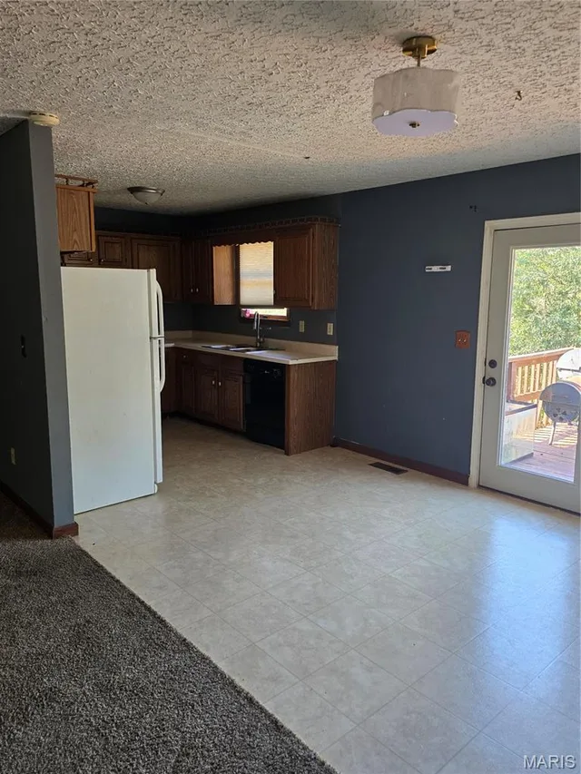 Primary bedroom — 128 Carter Street St Robert Missouri real estate