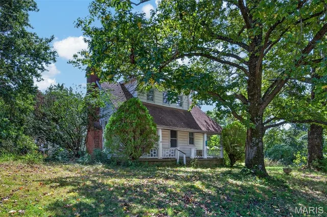5080 Hillcrest Road, Arnold MO