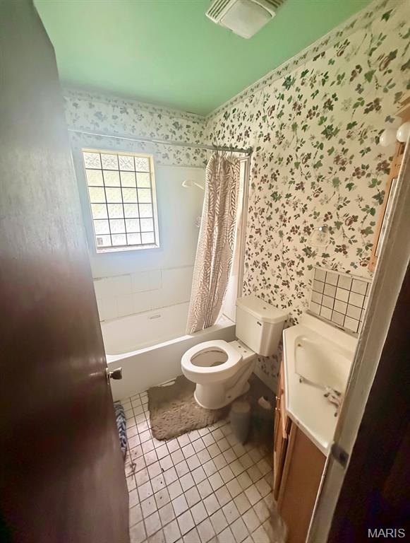 Primary bedroom — 7519 Mulberry Road Barnhart Missouri real estate